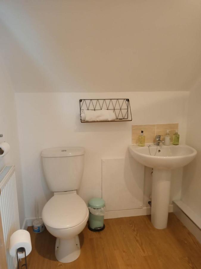 2 Bedrooms Sleeps 4 Free Wifi Parking Outdoor Area 런딘링스 외부 사진